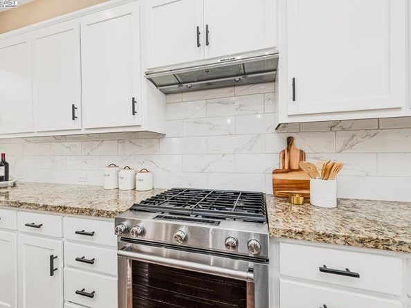 4069 Chalk Hill Way, Dublin CA 94568