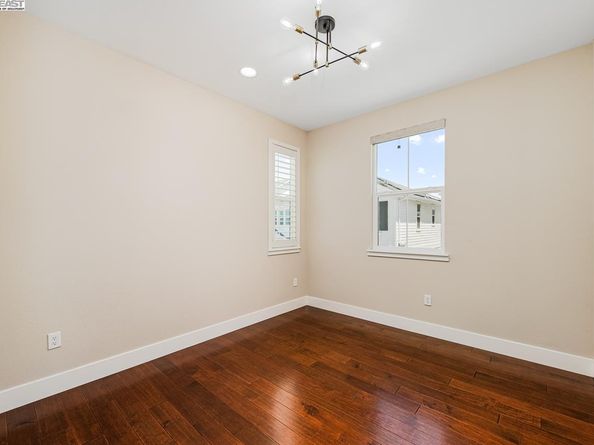 4069 Chalk Hill Way, Dublin CA 94568