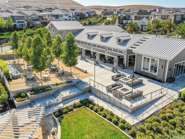 4069 Chalk Hill Way, Dublin CA 94568