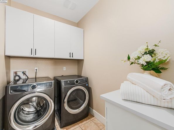 4069 Chalk Hill Way, Dublin CA 94568