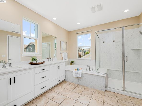 4069 Chalk Hill Way, Dublin CA 94568