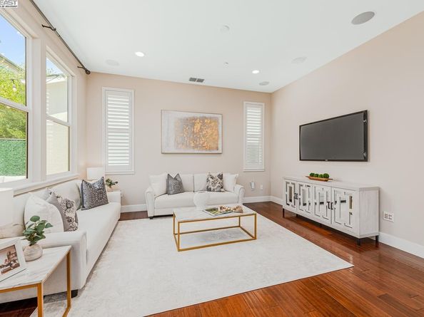 4069 Chalk Hill Way, Dublin CA 94568
