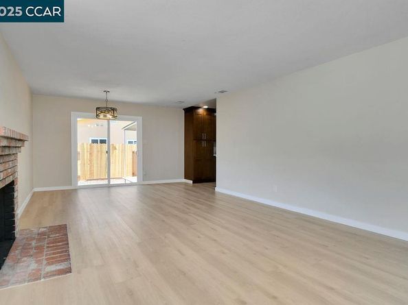 2317 Wright Ave, Pinole CA 94564