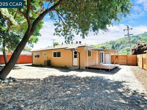 2317 Wright Ave, Pinole CA 94564