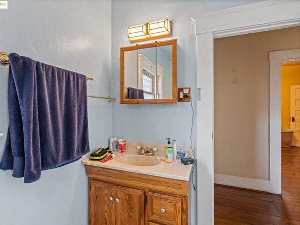 738 E 19Th St, Oakland CA 94606