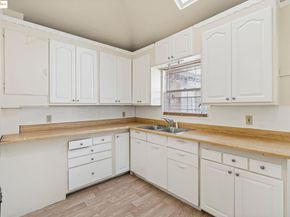 738 E 19Th St, Oakland CA 94606