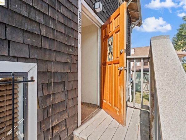 738 E 19Th St, Oakland CA 94606