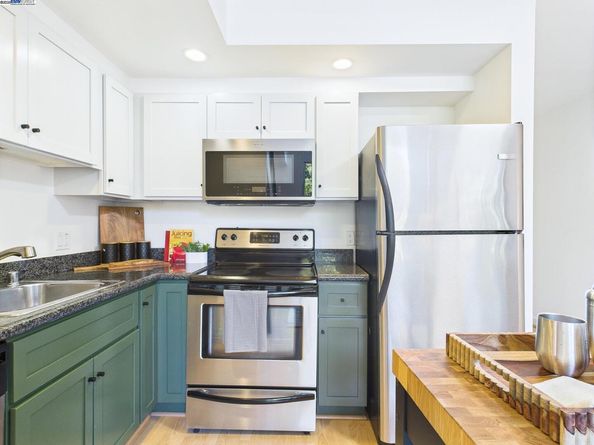 485 W Macarthur Blvd 201, Oakland CA 94609
