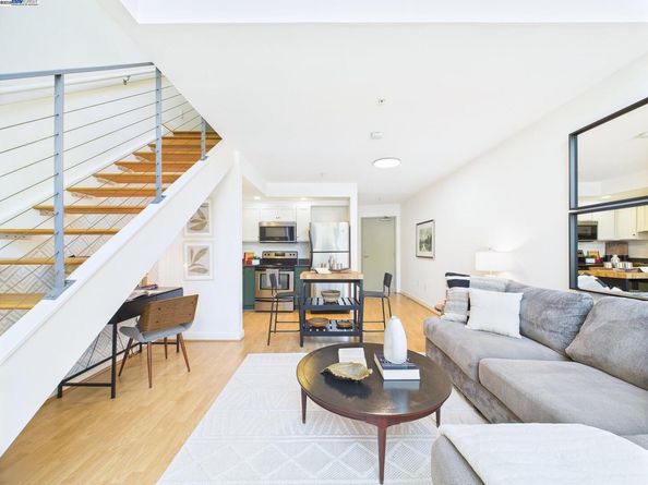 485 W Macarthur Blvd 201, Oakland CA 94609