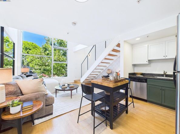 485 W Macarthur Blvd 201, Oakland CA 94609