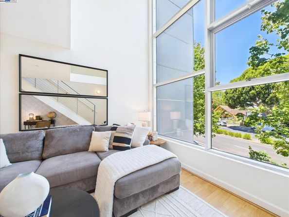 485 W Macarthur Blvd 201, Oakland CA 94609
