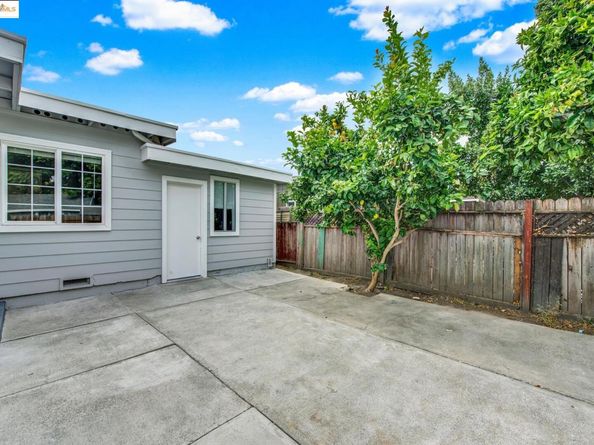 1337 24Th St, Richmond CA 94806