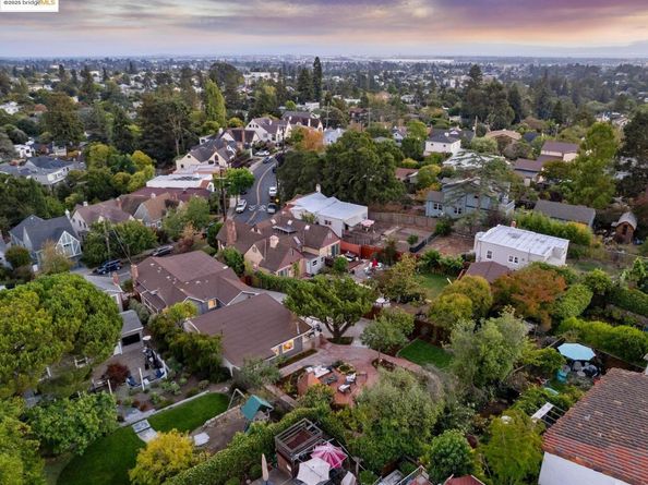 4081 Waterhouse Rd, Oakland CA 94602