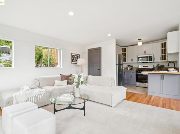 4081 Waterhouse Rd, Oakland CA 94602