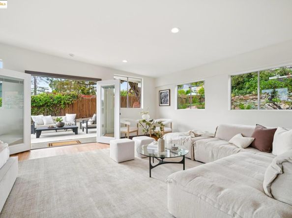 4081 Waterhouse Rd, Oakland CA 94602