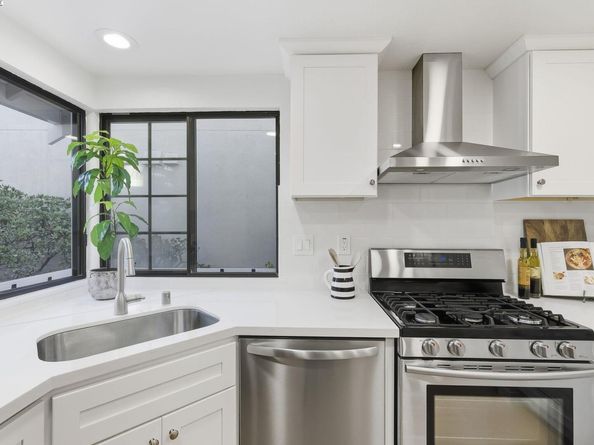 3530 Depassier Way, Alameda CA 94502