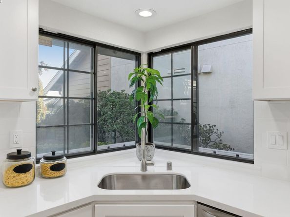 3530 Depassier Way, Alameda CA 94502