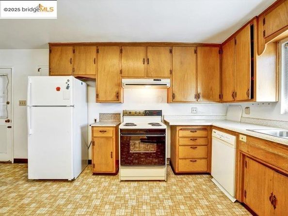 2151 Elm St, Livermore CA 94551