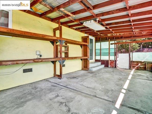 2151 Elm St, Livermore CA 94551