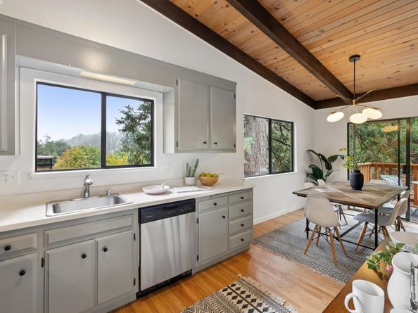 6724 Sobrante Road, Oakland CA 94611