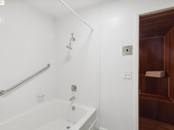 7250 Woodrow Dr, Oakland CA 94611