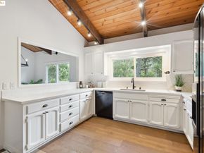7250 Woodrow Dr, Oakland CA 94611