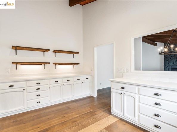 7250 Woodrow Dr, Oakland CA 94611