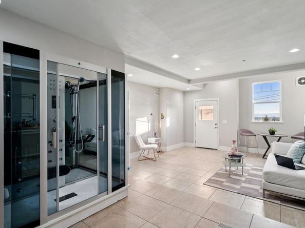 8600 Thermal St, Oakland CA 94605