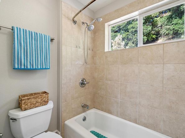 8600 Thermal St, Oakland CA 94605