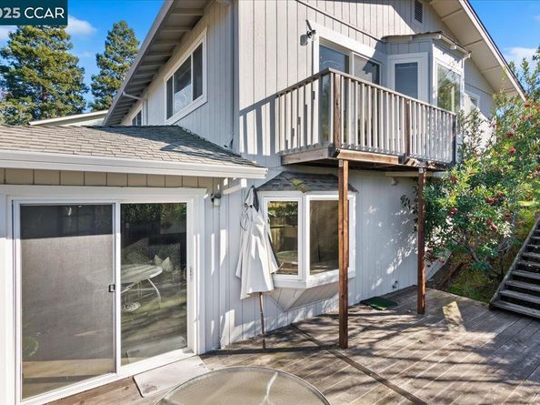 207 Midway Dr, Martinez CA 94553
