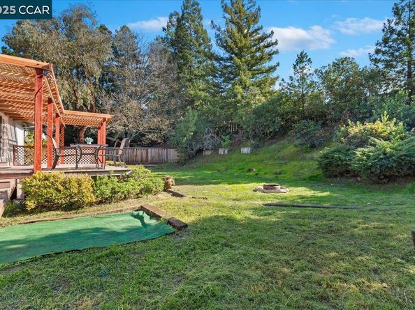 207 Midway Dr, Martinez CA 94553
