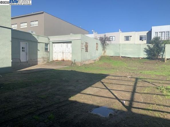 1278 Thomas Ave, San Francisco CA 94124