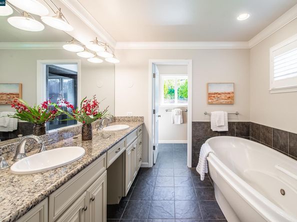 1600 Shangri La Ct., Lafayette CA 94549