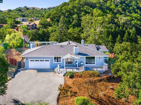 1600 Shangri La Ct., Lafayette CA 94549