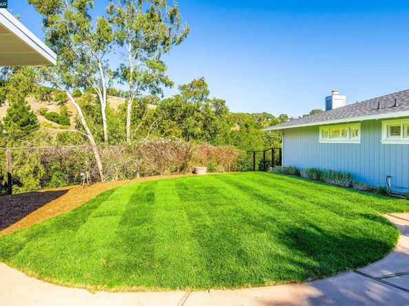 1600 Shangri La Ct., Lafayette CA 94549