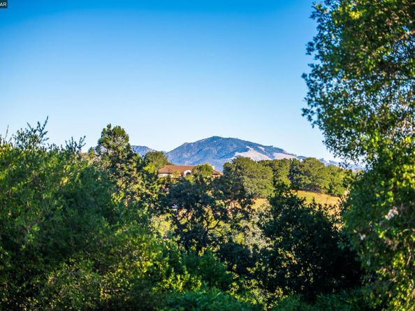 1600 Shangri La Ct., Lafayette CA 94549