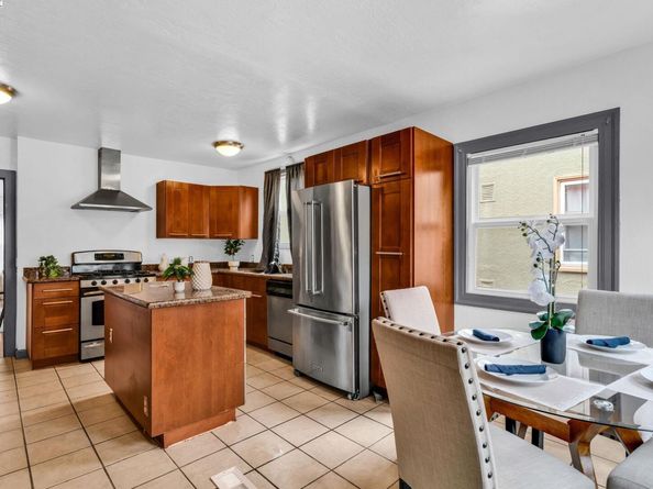 1128 Delaware St, Berkeley CA 94702