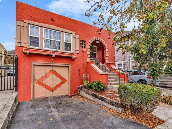 1128 Delaware St, Berkeley CA 94702