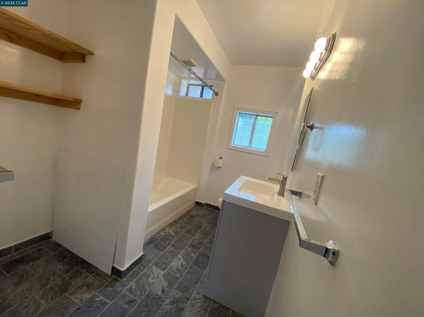 2221 80Th Ave, Oakland CA 94605