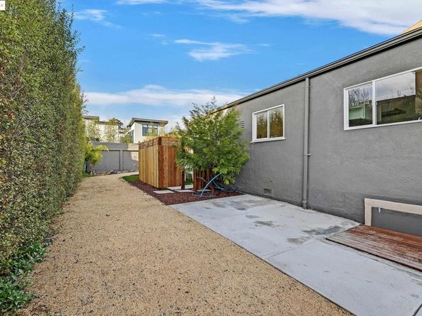 1515 Derby St, Berkeley CA 94703