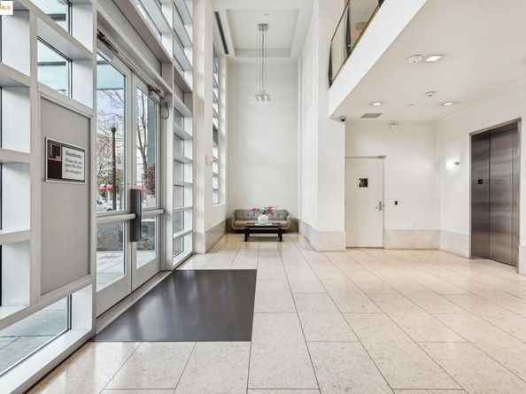 585 9th 422, Oakland CA 94607