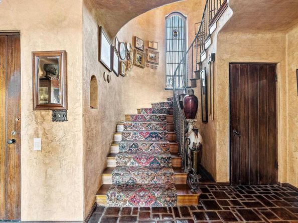 921 Warren Street, Hayward CA 94541