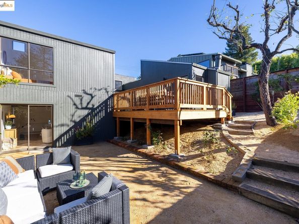 568 Vistamont Ave, Berkeley CA 94708