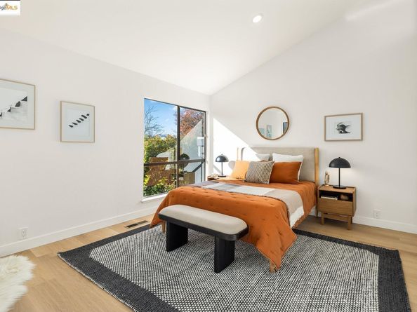 568 Vistamont Ave, Berkeley CA 94708