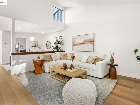 568 Vistamont Ave, Berkeley CA 94708