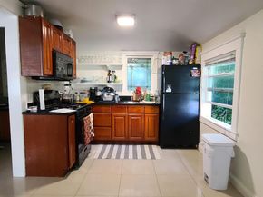 2825 Market St, Oakland CA 94608