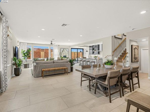 32613 Singh Circle, Union City CA 94587