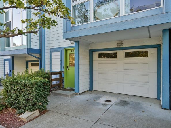 9455 MacArthur Blvd., Oakland CA 94605