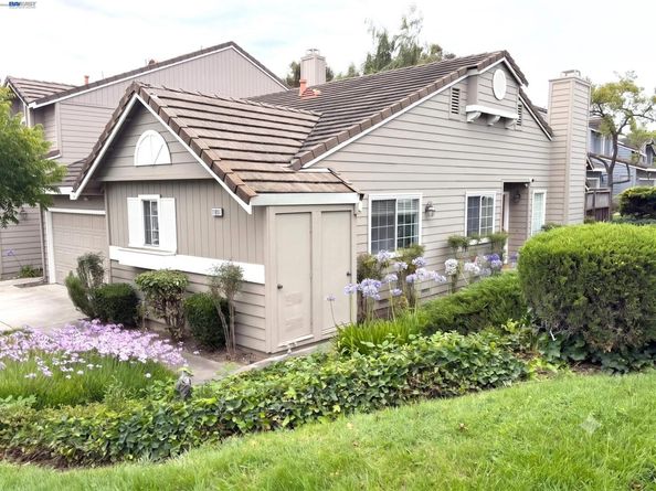 11651 Rolling Hills Pl, Dublin CA 94568