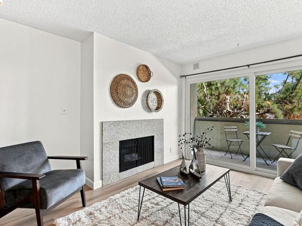 955 Shorepoint Court 208, Alameda CA 94501